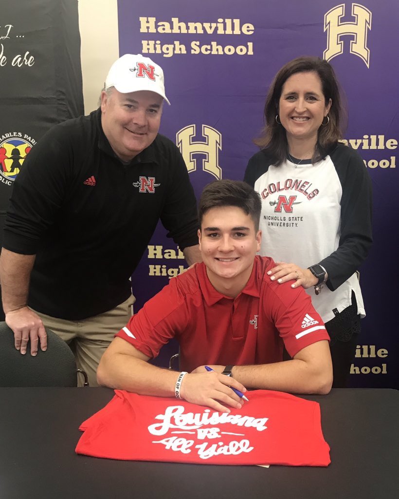 #Nicholls with an absolute steal in #Hahnville QB Andrew Robison, who had #PowerFive interest gaining steam before this fall’s #LHSAA eligibility battle.

Colonels getting a gritty leader for their offense this #NSD2019 morning.

#LouisianaVsAllYall #LAvsAY #BootBoyz #WeGritty