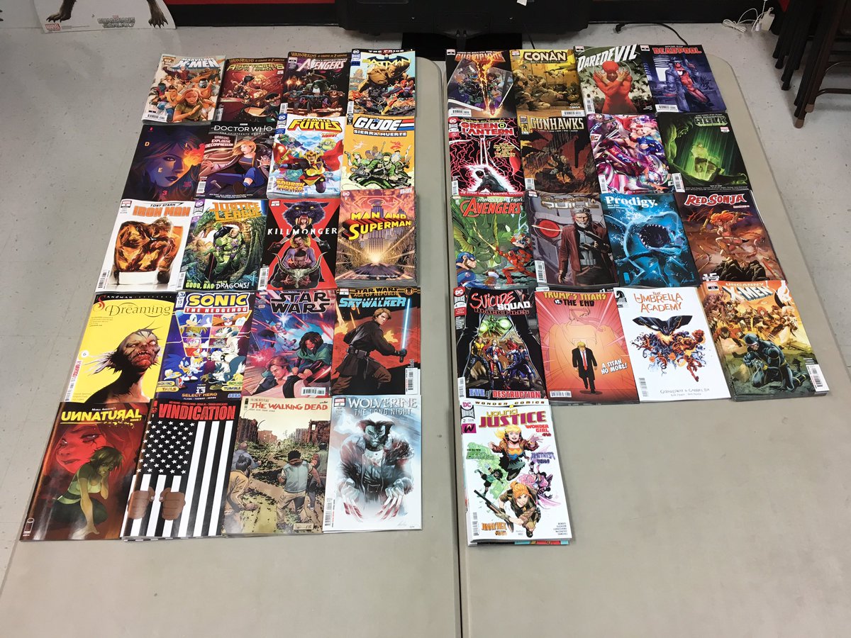 BagsAndBeards's tweet photo. Sorry for lack of posts over the past week, been just really busy! This makes #NewComicBookDay all the better cuz I can finally relax and read! #DCcomics #Marvel #ImageComics #NCBD #Comics #DNN https://t.co/TLBcVF8Os8