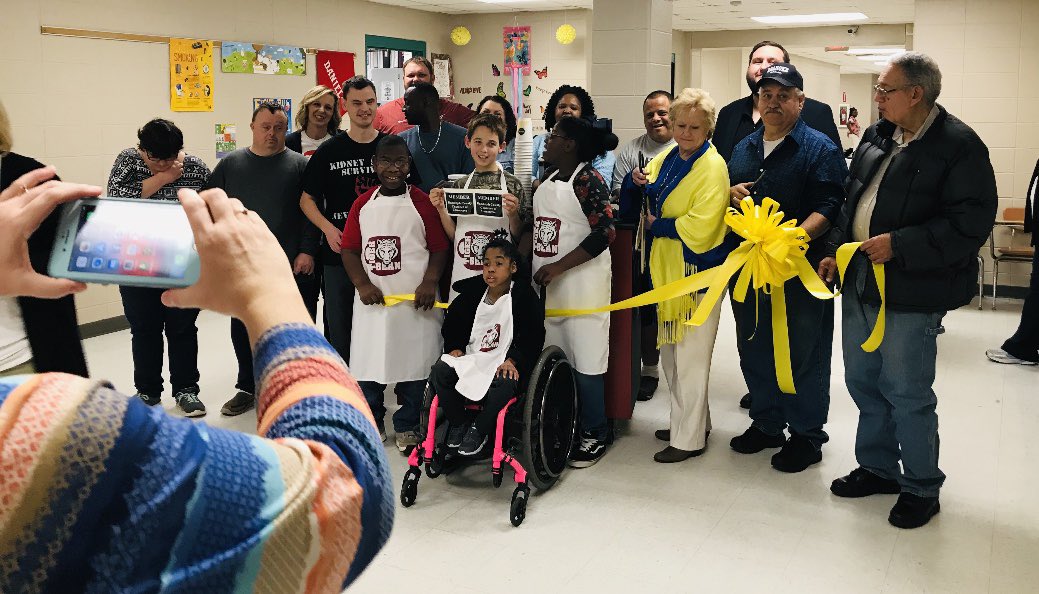 dkhendon's tweet photo. Awesome morning!Official ribbon cutting for HMS Coffee Bean & Randolph Co Chamber of Commerce welcomed us into their fold!Learning Center friends came too. It’s a great day to be a Handley Tiger! #handleyfamily #beagamechanger @cmarcum4 @lynmoncusperry @lrobin88 @jeana_combs https://t.co/FC1XcgLHEo