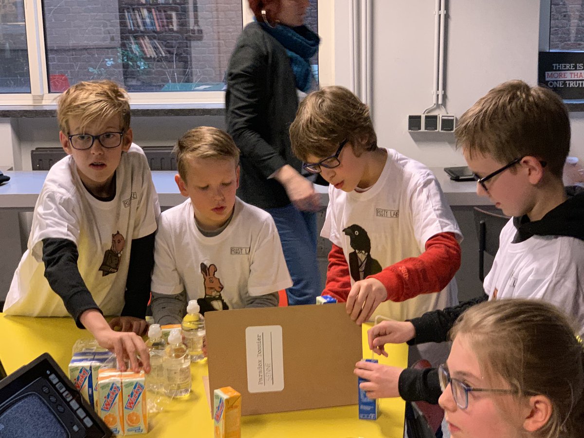rustylakecom's tweet image. We had a lot of fun hosting Senne’s Rusty Lake birthday party at our office. Amazing how quick these kids were able to solve a scavenger hunt with the Paradox game &amp;amp; movie symbols. We had cool presents for Senne and friends including the first sneak peak of the new game :)#inalab