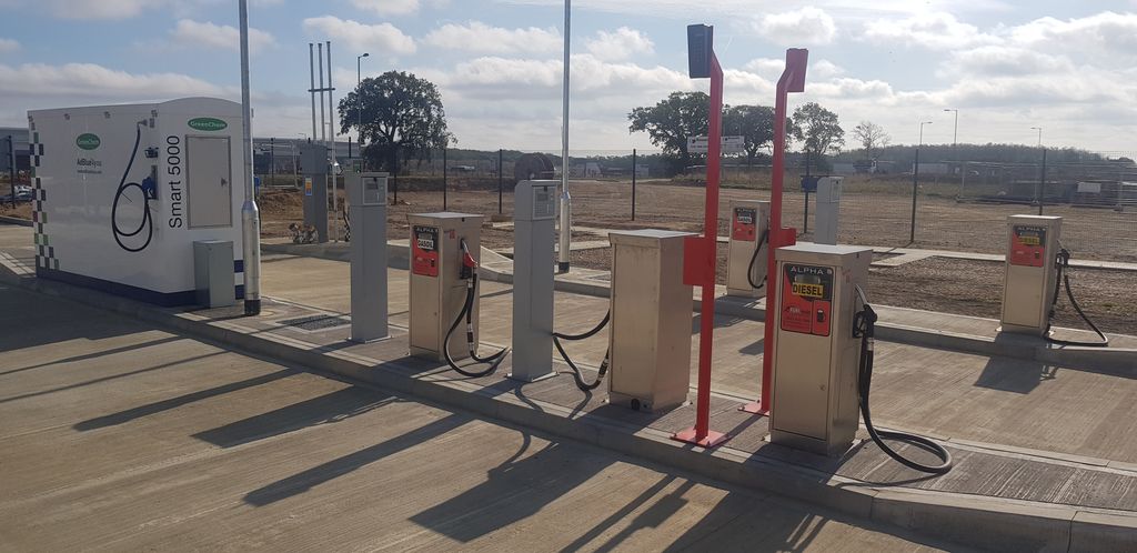 5 x FuelQuip ATEX approved high speed <a href="/HytekGB/">Hytek</a> Alpha Diesel fuel pumps have been installed at Yearsley #Logistics latest £65million site development in Peterborough. Check out the full story here buff.ly/2MC9YFF
#Haulage #Fleet #Distribution