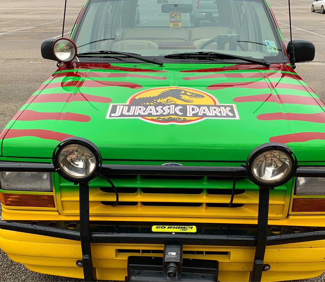 PhojoKash's tweet photo. The effort taken on the details of this #JurassicPark replica vehicle is spectacular. It has a see-thru roof. Multiple camera mounted all over it. The interior even has vintage monitors and mics like the movie.  #FromThe90s #SomewhereTexas https://t.co/8vX4ww5SSJ