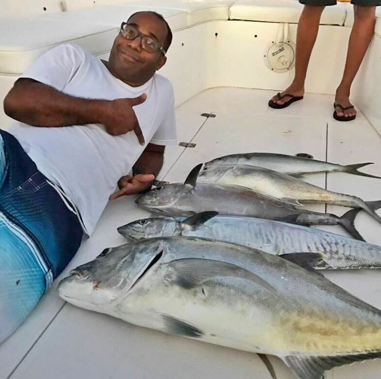 zanzibarfishing's tweet photo. Five fishes on a Wednesday, whaaaaattttt?!
#fishingwednesday #adventurefishing #crazyday #borntofish #menwhofish #aqua #Wednesday #selfiewithfish #tocoolforyou https://t.co/Yyyym63tdb