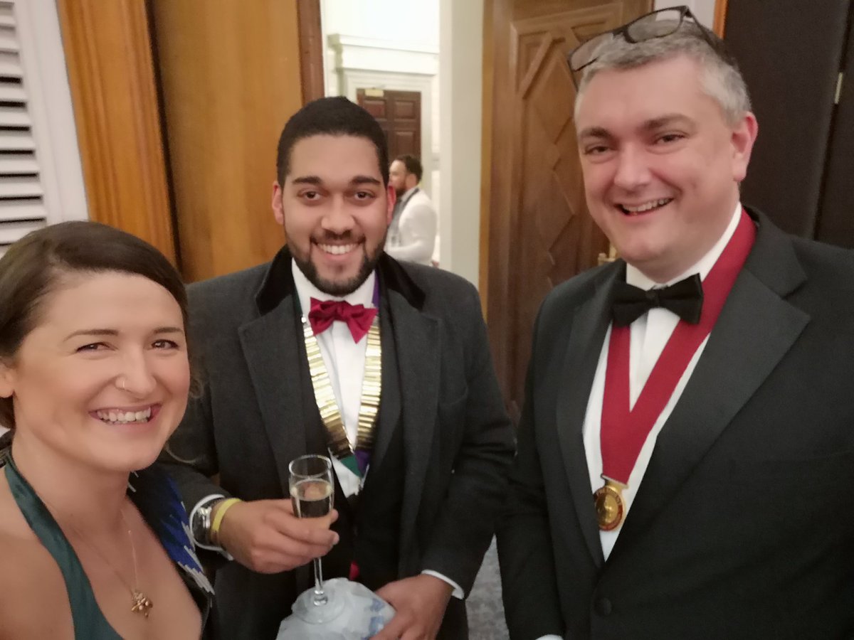 VetsSGD's tweet image. Join us 7th March PM #vetpassport roadshow @SurreyVet for talks, &amp;amp; mentor meet ups with vets &amp;amp; vns in varied roles such as @vet_anthony @simondocvet @VBCAdrian @Lagolearn as well as boss &amp;amp; new grad panels w @SPVSvets pls RT @BritishVets #WednesdayWisdom bit.ly/CareerRoadshow…