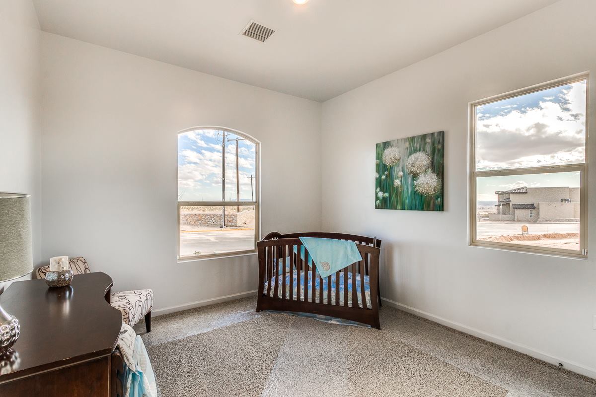 ICONCustomHomes's tweet photo. https://t.co/kXc3KIxEyZ | East El Paso has a lot to offer. Find your next ICON home at Mission Ridge and live life to the fullest! We build the best homes for the modern family. #EastElPaso #NewHomes https://t.co/AtegMukaqe