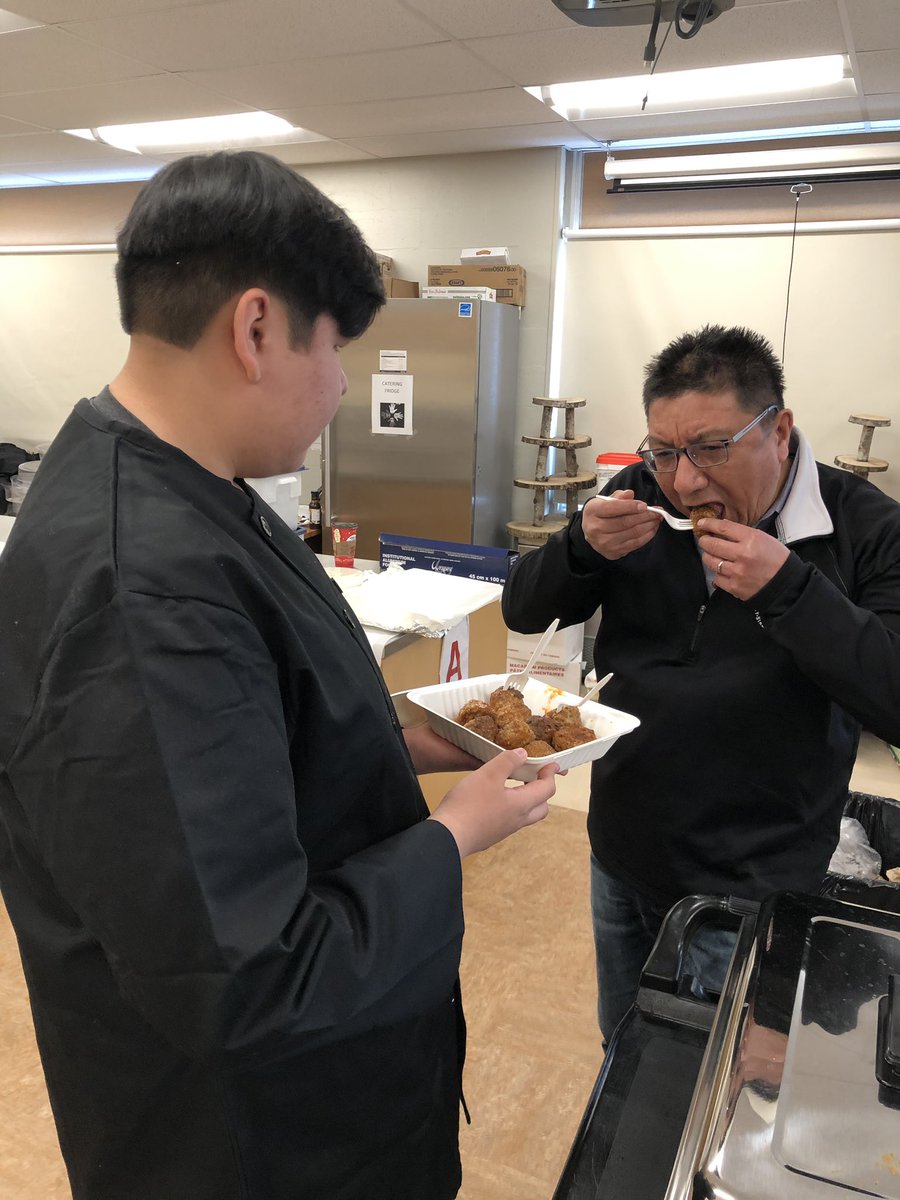 Mizshar10's tweet photo. DFC lunch fundraiser is in full swing! Miigwech to TBPS Beat Patrol officers Wayne R, Larry B and Jason K for helping out. Miigwech to NAN Grand Chief Alvin for the meatball taste testing. @tbpsmedia @NANComms #pastaandmeatballs #FirstNationsTradeSchool #Prom2019 #StudentCouncil https://t.co/NnhXOcbM67