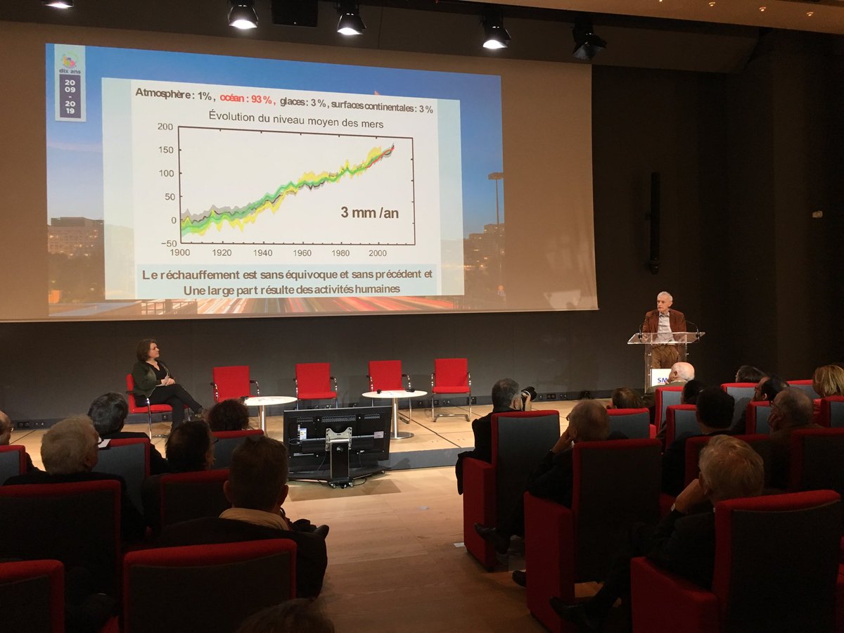 batiweb's tweet photo. Intervention de Jean Jouzel, climatologue, ancien vice-président du GIEC, prix Nobel de la paix qui présente le climat sur terre en 2050. Il faut bouger ! ⁦@PlanBatiment⁩ https://t.co/T8FrjglUEN