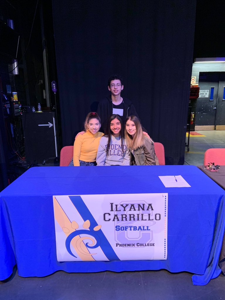 ilyana_carrillo's tweet photo. I really appreciate all those who were able to come and support me today. I want to thank my coaches, family, and friends for continuing to support me through all my accomplishments. Much love💙 #Gobears https://t.co/qyrzqrCCcE