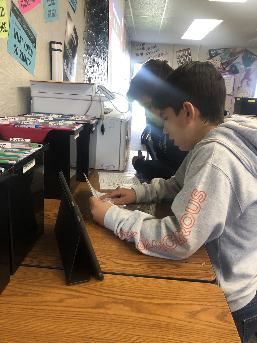 Techie_Carlisle's tweet photo. Technology and #academicdiscourse go hand in hand. Myth Busting Ancient Greek Governments utilizing @Schoology and @Google integration. #lcms #nlmusd #nlmlearns #blendedlearning @msbaker62 @Varssatty @nlmusd @nlmusd_supt @PrincipalLCMS @LCMS_AP @Digital_NLMUSD https://t.co/qidZEOCxPS
