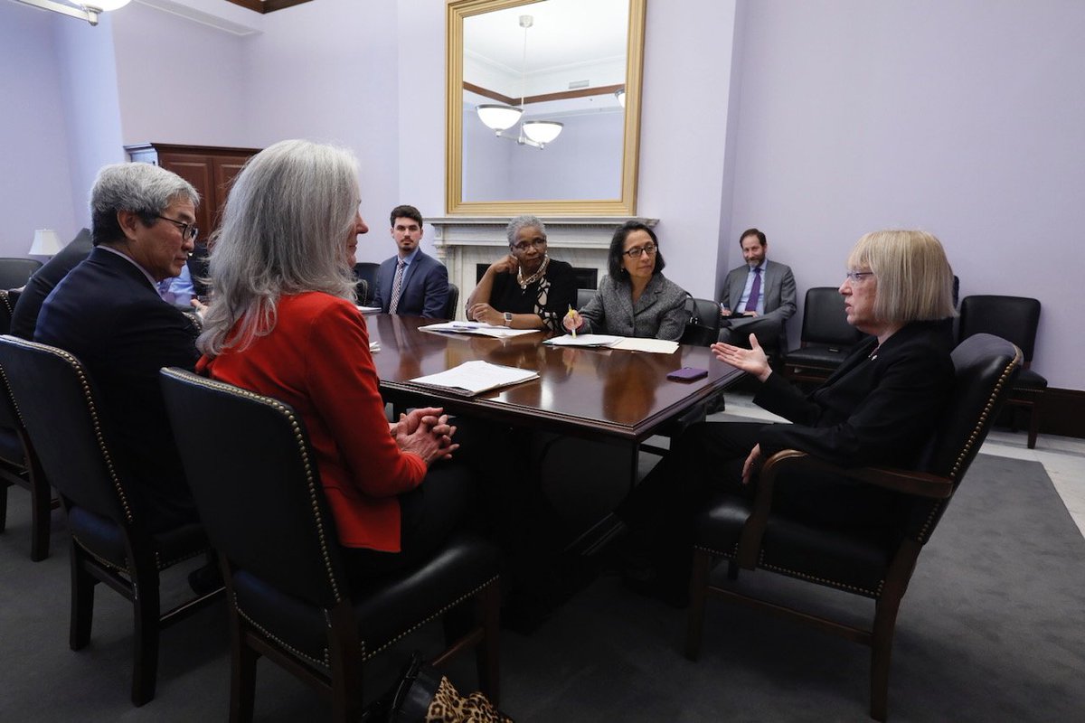 ACPIMPhysicians's tweet image. #AmericasDocs met with @PattyMurray and other legislators on Capitol Hill to discuss the need for affordable health care coverage, gun violence prevention research funding, and rising drug prices. #Docs4Coverage