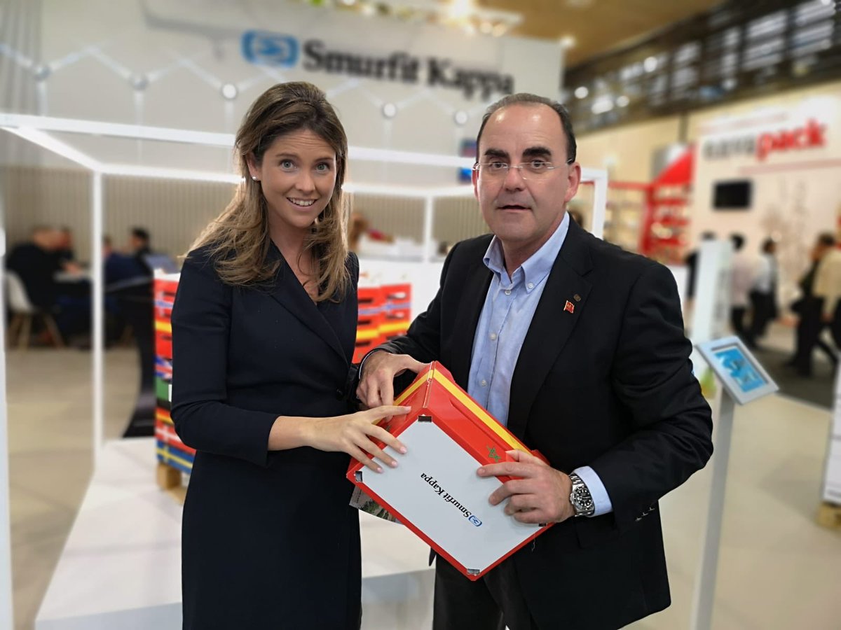 mhdezgongora's tweet photo. #smurfitkappa
#paper 
#corrugated 
#packaging 
#packagingdesign
#solutions
#eCommerce
#sustainability 
#recycling 
#supplychain 
#fruits 
#vegetables 
#agricola
#displays
#AgroPaper
#BetterPlanetPackaging
#inclusion
#innovation
#Spain
#Almeria
#Morocco
#fruitlogistica2019 https://t.co/H20M7OiB02
