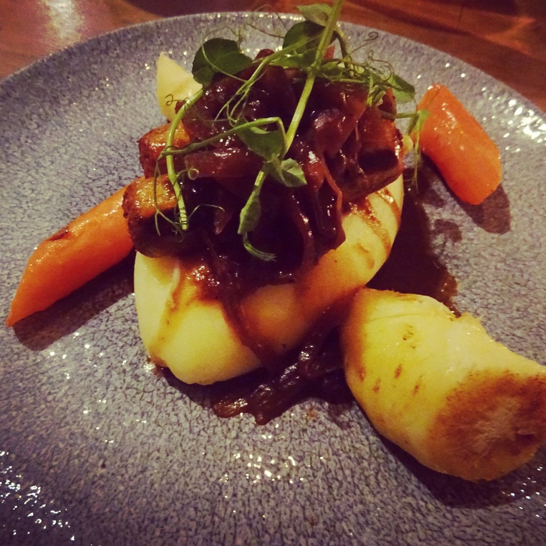 natpackertravel's tweet photo. Finding #veganfood when you travel isn't always easy. But #ActonAndSons had some great choices. The #VeganBangersAndMash was so good and the #nutroast very yummy!
#vegan #yeaitsvegan #discoverni #belfast #natpacker #wanderlust #shetravels #travelwithme #travel #foodie https://t.co/QH86LLDGK8