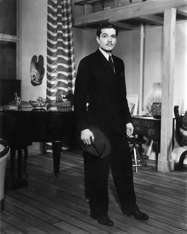 slofanpage's tweet photo. BIOGRAPHY (1934) by #SNBehrman
#LaurenceOlivier directed by #NoelCoward at #GlobeTheatre https://t.co/4pJUyMeYrm https://t.co/ALgUIjgcc6