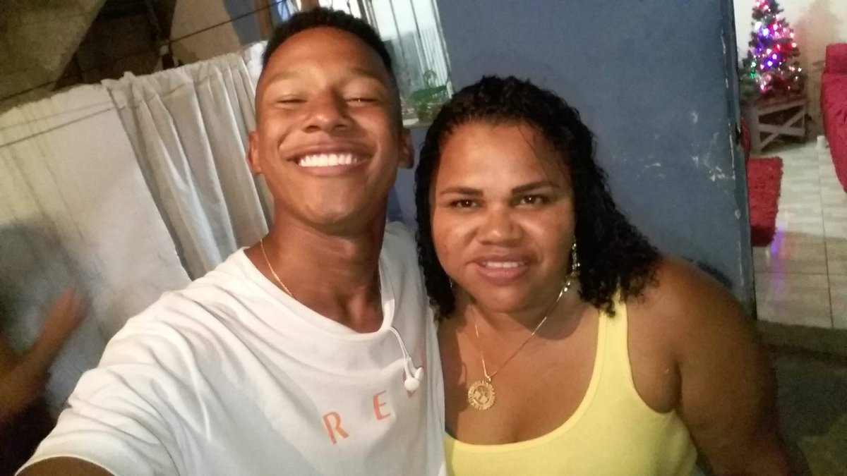 l_guiii's tweet photo. De o máximo de rt, pfvr

Fala galera, preciso da ajuda de vocês mas do que tudo nessa vida, não gosto de pedir as coisas aos outros, mas agora é por uma causa maior, e uma pessoa super especial pra mim. Minha mãe, minha querida mãe está passando por um sufoco danado. https://t.co/KGmQvJh4Ke