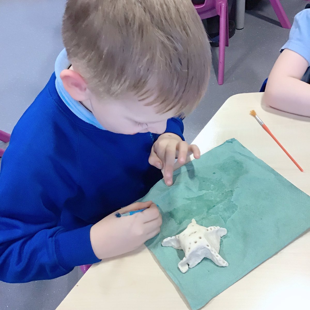 MsJMAndrews's tweet photo. Wouldn’t have thought to use dough for moulding, but it worked really well and the children liked its ‘bread-y smell’! 🐠🐡🥖@dyer_lu88 @Year1_Layton https://t.co/BCjlhnT3d8