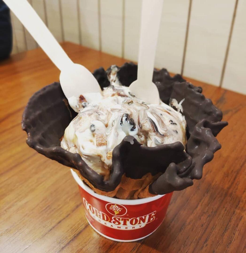 iamseunalaofin's tweet photo. With the  #ColdStoneIceCreamBOGO , you can get 2 at the price of 1. This is one of the best deals you can get. 

#ColdStoneIceCreamBOGO https://t.co/av1ufypXwJ