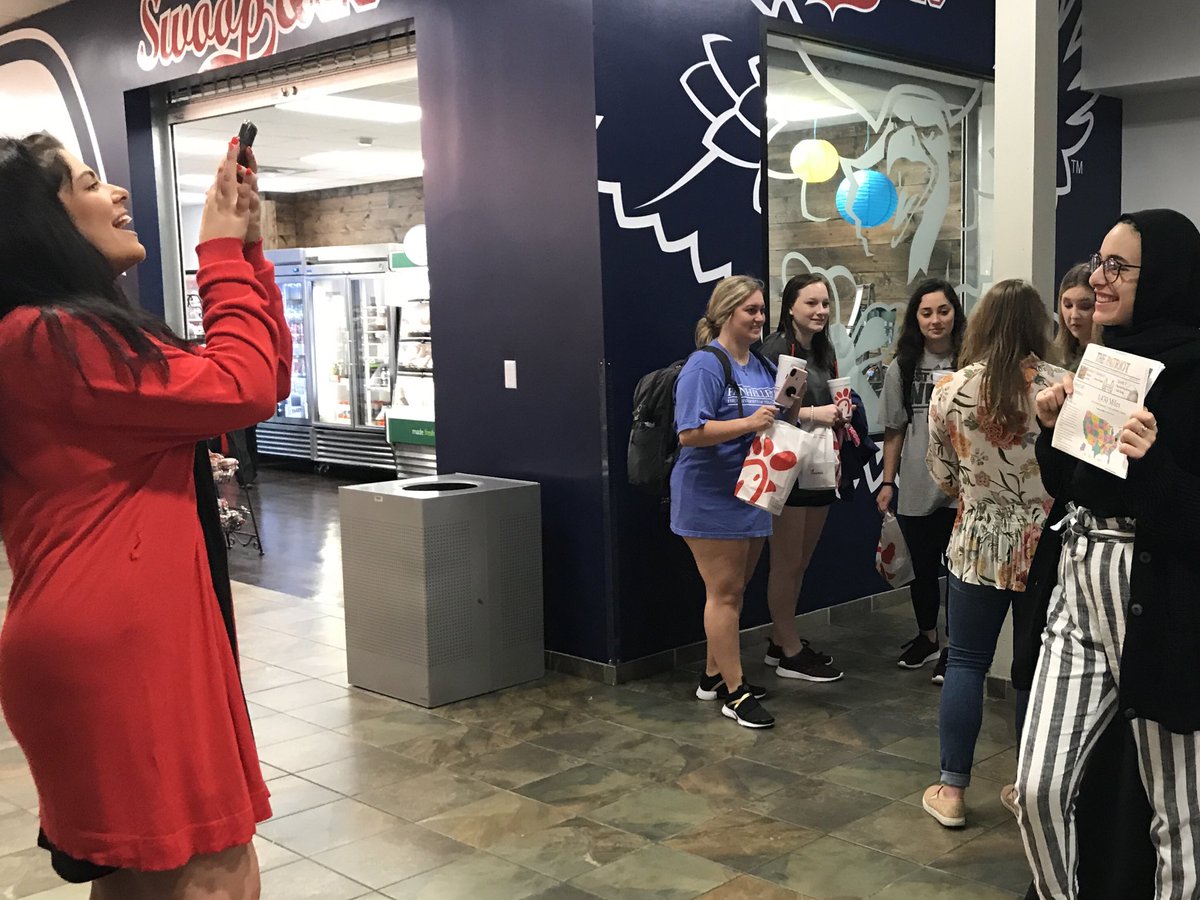 LorriAllenTV's tweet photo. She's an official meeting professional! We love @ViscioChelsea! Thanks for making today's pop-up so successful! @MyPSMP Newspapers + ♥️+ candy = a great day! @ClaireWallace42 @itsyasmeenk https://t.co/yzQDvlDNa8