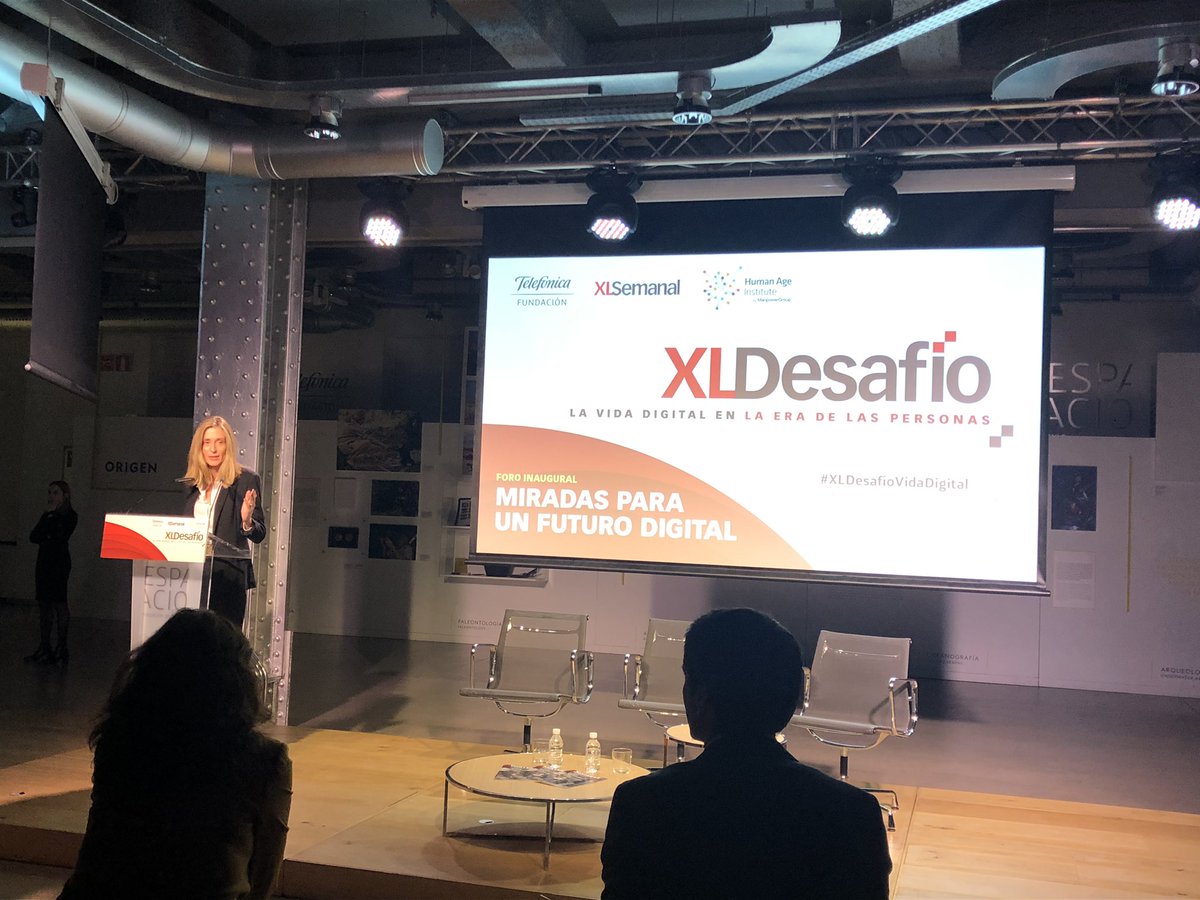 FundacionMPG's tweet photo. “El contexto nos plantea 3 desafíos: Impulsar organizaciones que aprenden a ritmo ágil. Dedicar tiempo a nuestros equipos para que desarrollen las competencias necesarias y liderar con el ejemplo y poner la humildad en el centro”. @LolesSala #XLDesafioVidaDigital https://t.co/YumjuYI5EK