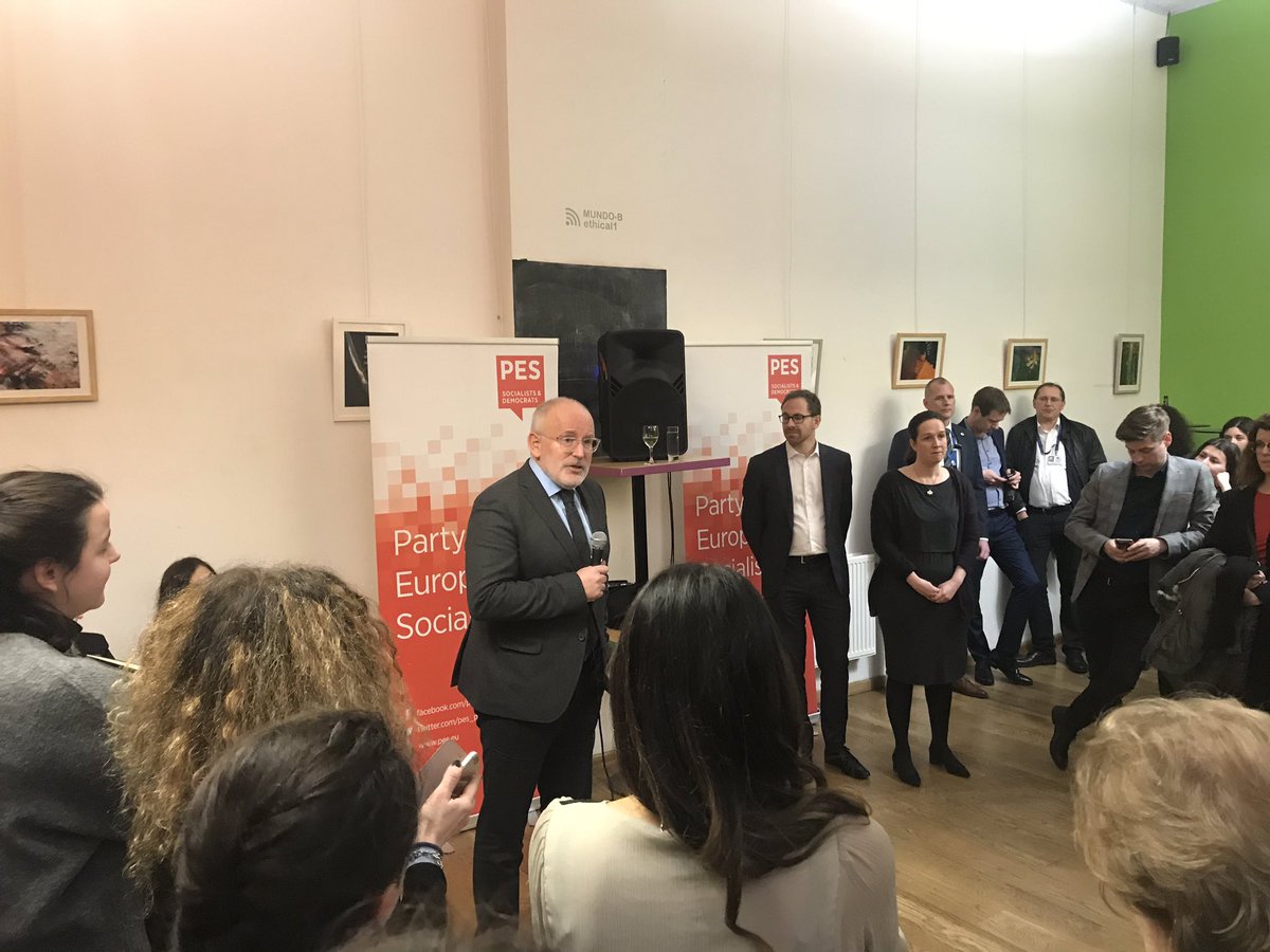 TorbenDavid's tweet photo. Frans @TimmermansEU calls for European social democrats to leave behind their crisis of confidence and start shaping our future again instead of resisting it - with social and environmental sustainability at the heart of the agenda #AskFrans https://t.co/FzXvww9ECy