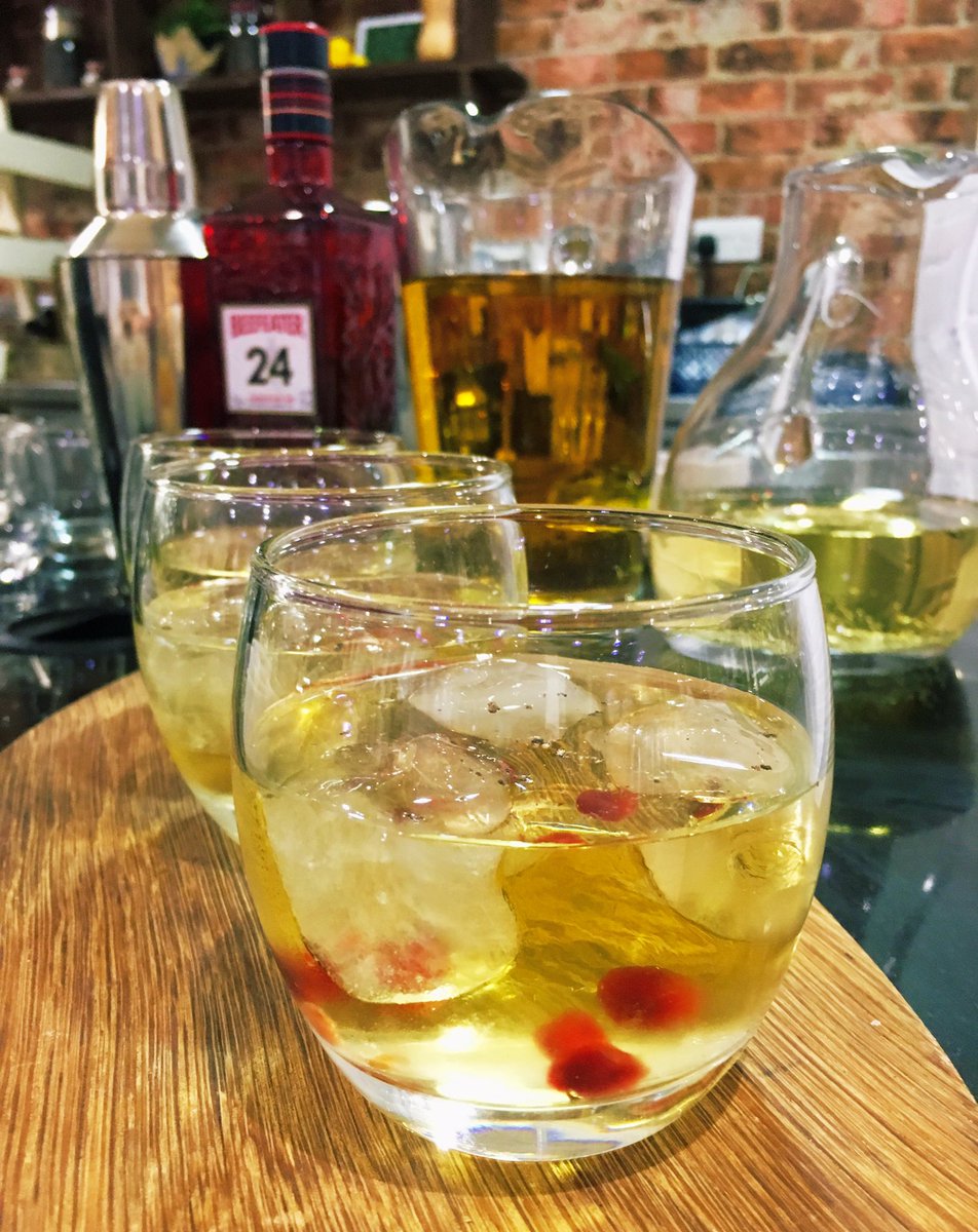 KosnoLola's tweet image. The Bomb by Lola for a start 😋 #gin #cocktail #advantageprogram @Simonprice8 @Maxblanchard05 @HilaryJobbins @lee_riley