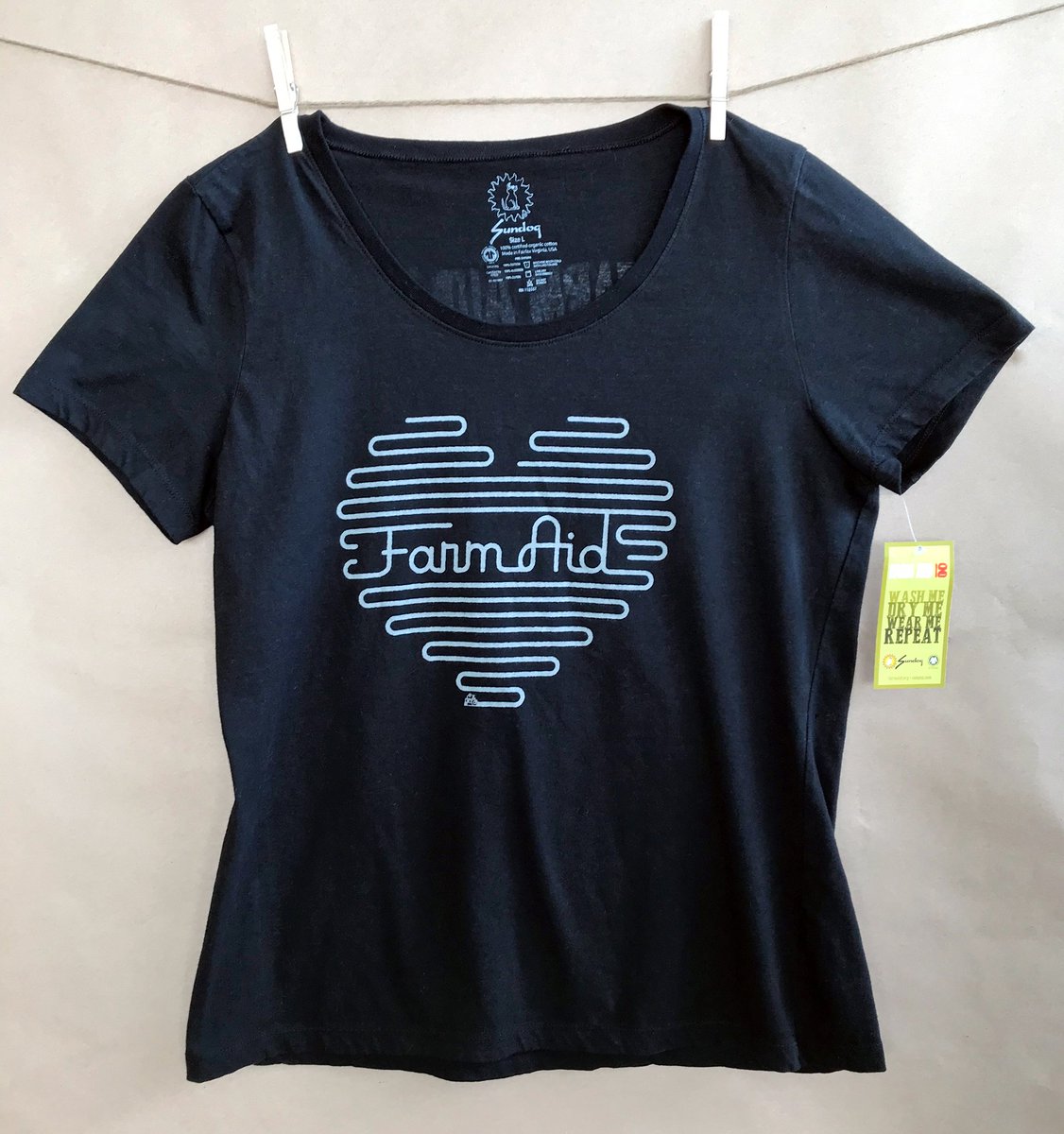 FarmAid's tweet photo. Grab some #FarmAid2018 gear at 25% off!

Use code: 25OFF2018

https://t.co/aw2ZTA48DI https://t.co/p4wUIfNeVG