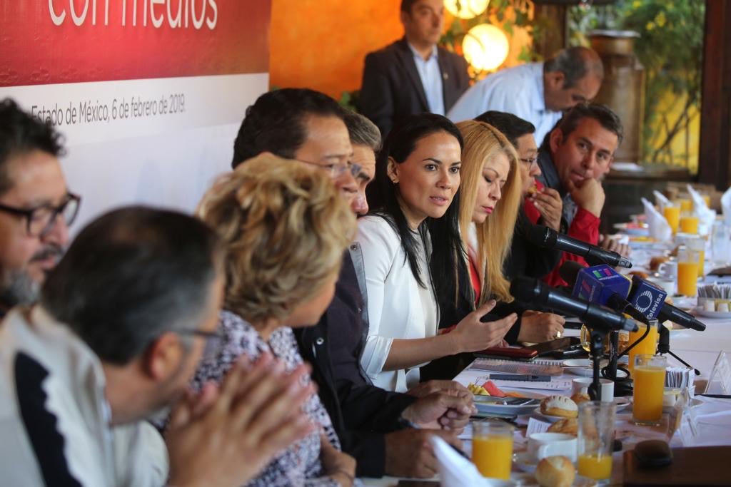 Alejandra Del Moral tweet media