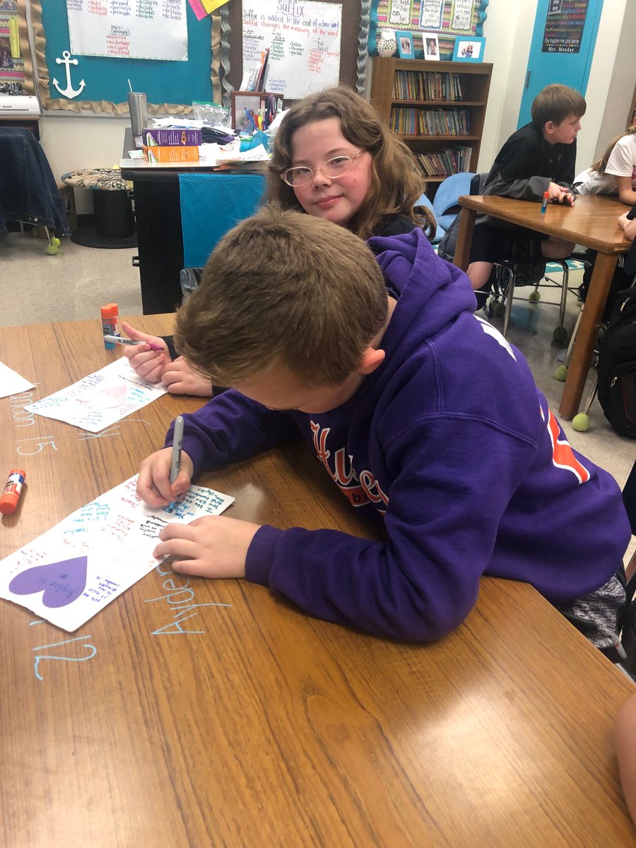 Writing kind comments about our classmates on Valentine bags! #KindnessMatters #BESt ❤️
