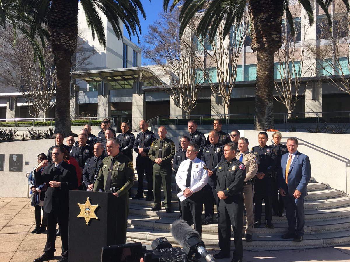 #SantaAnaPD Chief Valentin joining Orange County Law Enforcement agencies this morning to announce the launch of “text-to-911” #OCSD #pressconference