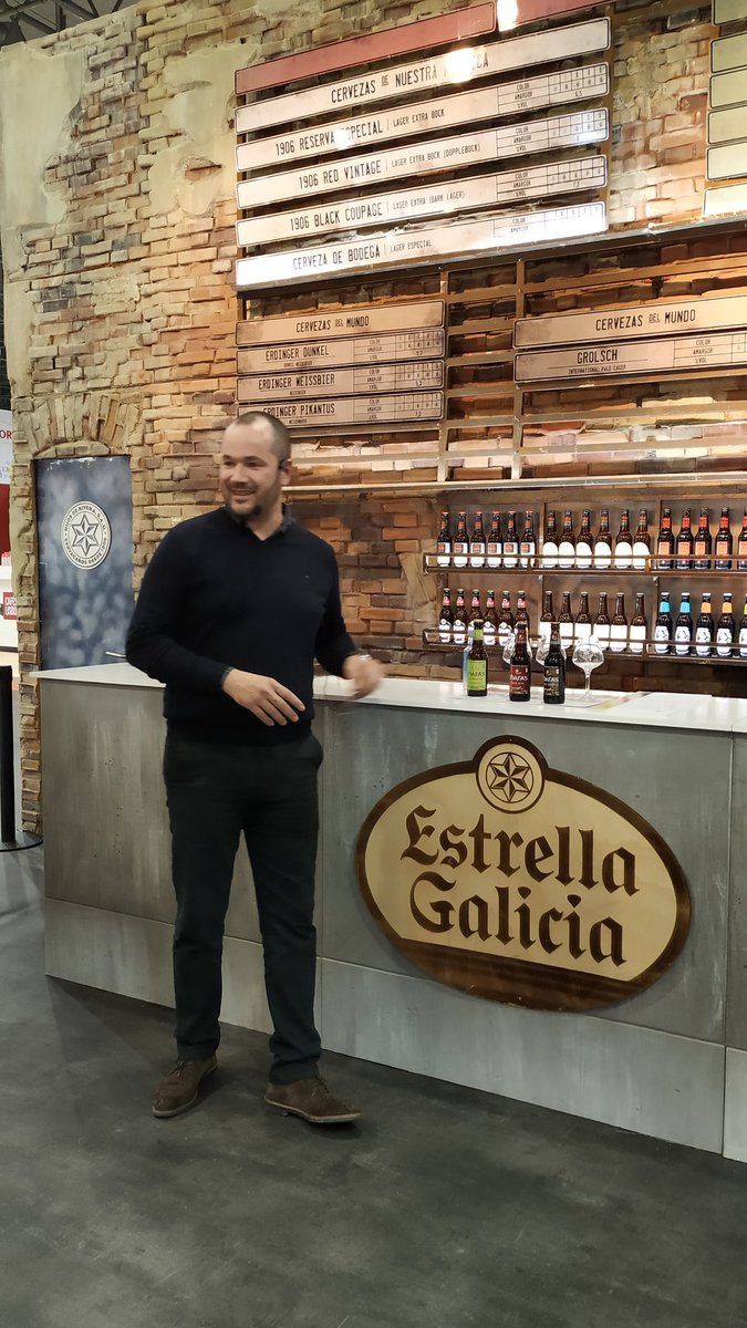 paseargalicia's tweet photo. Unha boa xornada en @XANTAREXPO non pode ser sen degustar cervezas como O'haras coa axuda de @estrellagalicia
@MundoHR
#xantarcumple20
#xantarerestu #Xantar2019 #xantaresti #xantarturvegal https://t.co/riBDWmIZLv