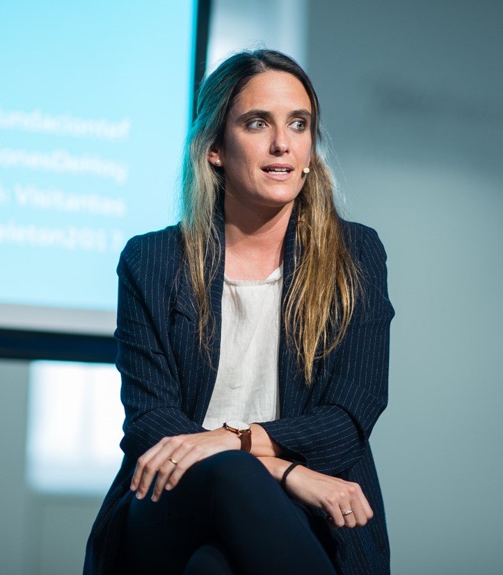 <a href="/carla_caste/">Carla Martinez</a> "Me apasiona trabajar en proyectos de innovación tecnológica y entornos de cambio constante. Los datos y su valor son mi foco" #lasniñasylaIA #GirlsTech #mujeresTech #GirlsWhoCode #NiñasSinLímites <a href="/fundacionTef/">Fundación Telefónica</a> <a href="/EspacioFTef/">Espacio Fundación Telefónica</a> bit.ly/oncefeb