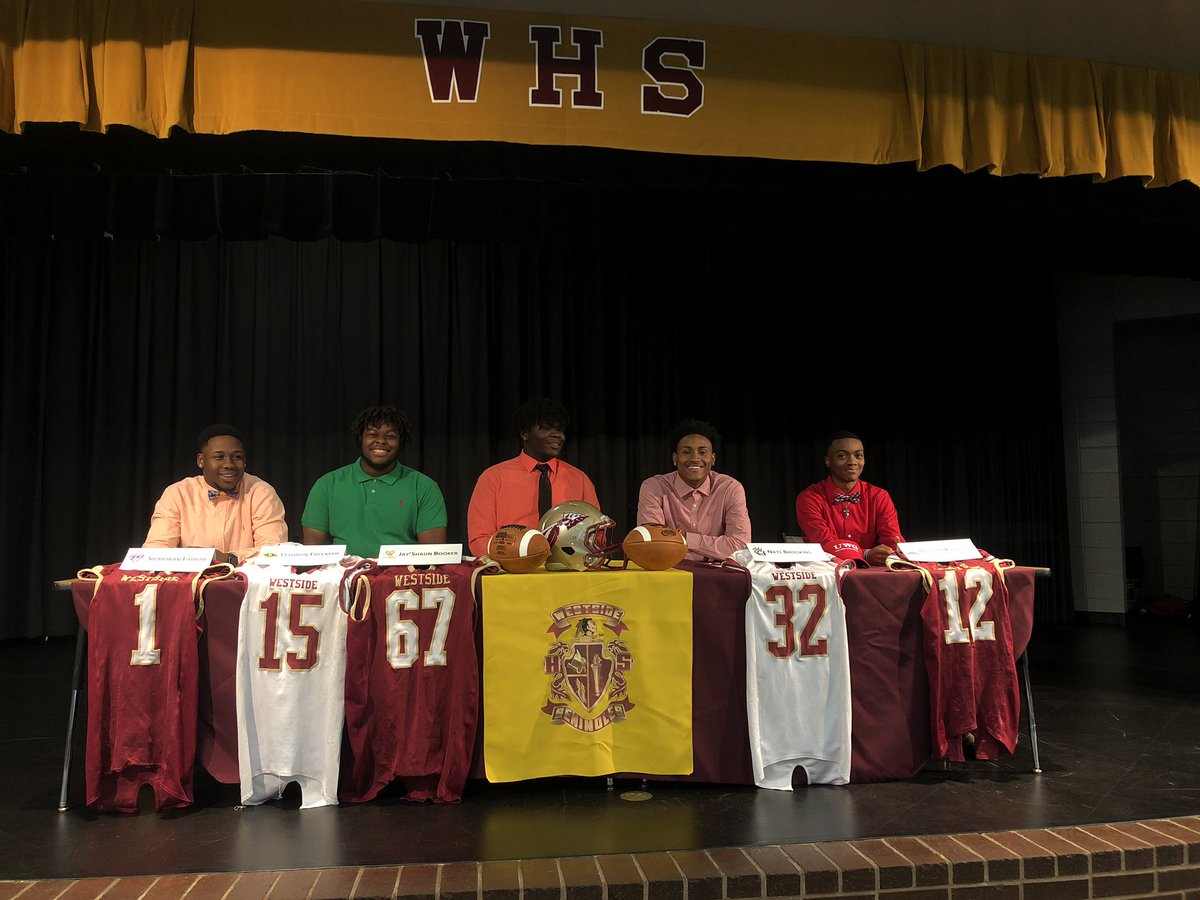 Congratulations to our seniors who signed today.