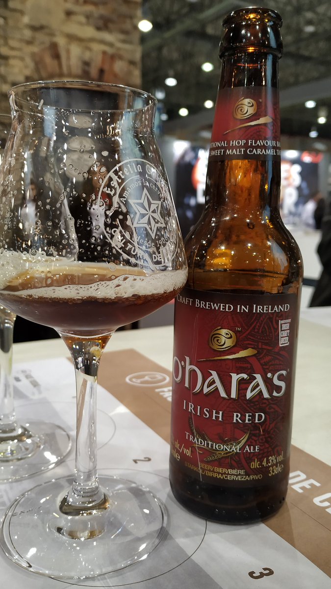 paseargalicia's tweet photo. Unha boa xornada en @XANTAREXPO non pode ser sen degustar cervezas como O'haras. Ahora a Irish Red, coa axuda de @estrellagalicia
@MundoHR
#xantarcumple20
#xantarerestu #Xantar2019 #xantaresti #xantarturvegal https://t.co/P5zuDco29U