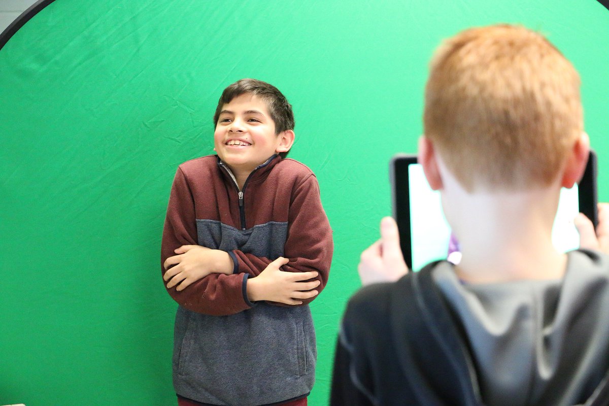 isd199's tweet photo. #PineBend students are starting a history project using a green screen video editing app. Before getting to work, they learned about the app and tried it for themselves! #innovate199 #inspire199 https://t.co/DQRwGyYaQt