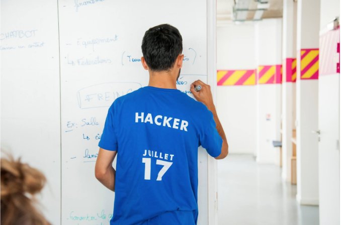 Techfugees's tweet photo. Are you wondering how, when &amp; where to get involved in #Techfugees events? 🤔
🎉 We have listed all meetups &amp; #hackathons cooked by our awesome #TFChapters ⬇
Join @TechfugeesFR @TechfugeesNZ @TechfugeesL @techfugeesaust1 @TechfugeesBCN @TechfugeesDK...
https://t.co/LxvNCs0aK8 https://t.co/EOeCEXTyAd