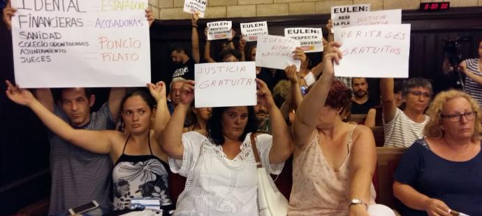 DiarideGirona's tweet image. Els estafats per #idental no hauran de seguir pagant el crèdit als bancs
bit.ly/2DXdszS