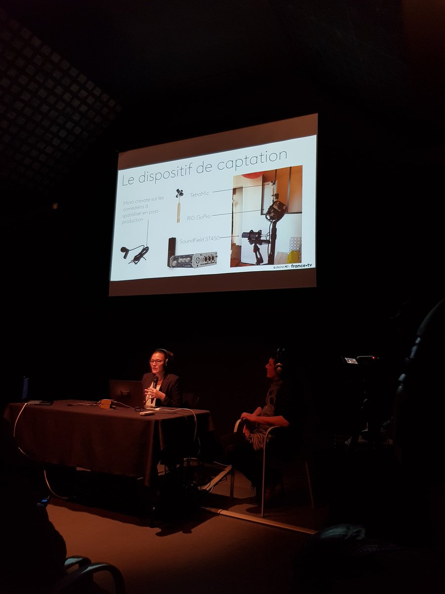 storygraphes's tweet image. Question : en VR, comment capter le son en live ? En gros, comment on cache les micros ? @LidwineHo nous donne l&apos;exemple d&apos;une captation où elle a utilisé des micros cravates traditionnels mais cachés puis re-spatialisés
#storycode