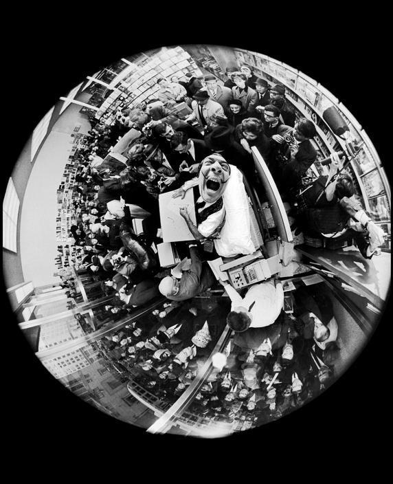 sayantansunnyg's tweet photo. Philippe Halsman's shot of a Salvador Dali book signing (1963). https://t.co/thVIve7d5v