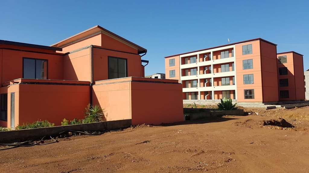 EriStarukMedia's tweet photo. #Eritrea #Asmara #HousingProject building 930 apartments, 832 houses and 192 shops in three sites ( #Sembel, #Space & #Halibet) is progressing steadily this year to alleviate some of the housing demand. https://t.co/CW6mUgTbeU