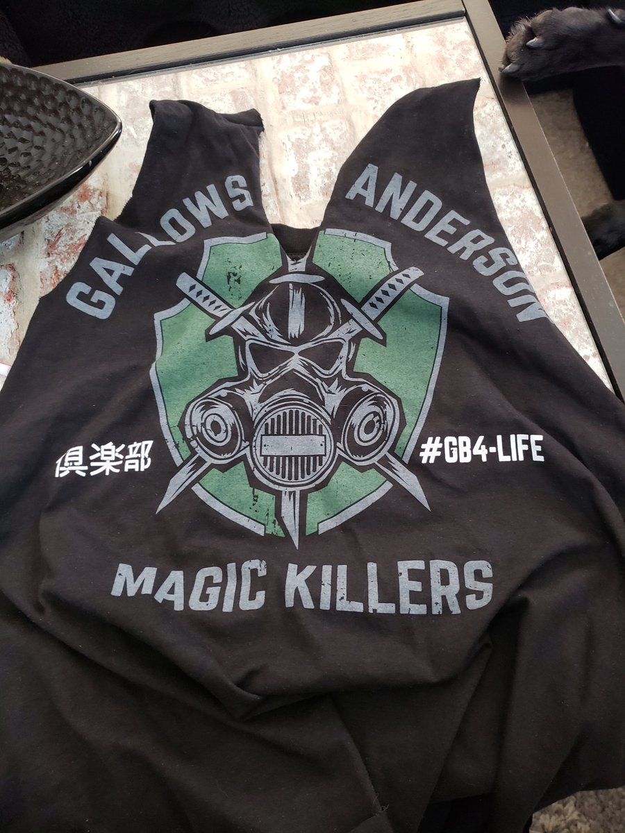 JordanCave09's tweet photo. I politely Two Sweet signed my way into earning @LukeGallowsWWE shirt. Thank you, good sir. For a big guy he really knows how to chuck those boots around. #wwevancouver #SmackDownLIVE #VIP #ringsideseats https://t.co/WUt6my0e8E