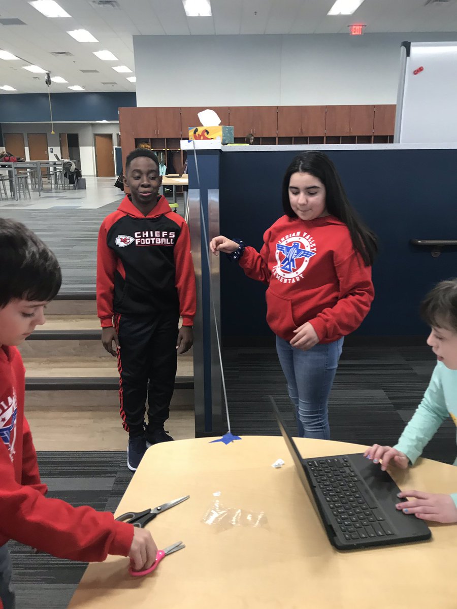 IVEThunderbirds's tweet photo. Creating zip lines for LEGO men @bvschools #bvidlab https://t.co/ibclP5nSF7