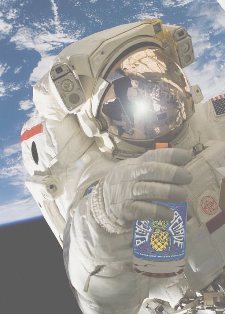 thomasghurst's tweet photo. #Repost @ianskelton1977 with @get_repost
・・・
@pgspicedrum is out of this world! #pgspicedrum #pineapplegrenade #pineapplegrenaderum #spicedrum #pineapple #outofthisworld #space #astronaut  #earth #rumart #rumlover https://t.co/mgvOA8LpuM