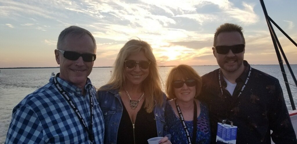 KellyandJohnG's tweet photo. A beautiful night hanging with industry friends and check out the spectacular view. #futurepos #shift4payments #RSPAinspire2019 https://t.co/uEuDU9pC4c