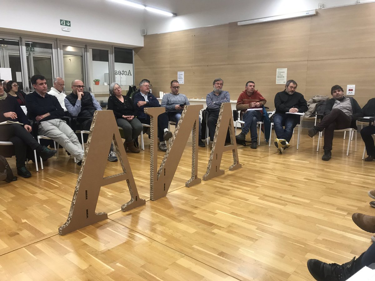 CarlesCaballero's tweet photo. Bona iniciativa de l’@anadeterrassa . 33 barris, 1 ciutat. Avui parlem del barri del segle XX, al barri del segle XX. El concepte de Nova Atenes, recuperat pels Minyons de Terrassa, té molt a veure amb la #Terrassa del futur, esperem! #barrisANA https://t.co/gBWu4Y4byo