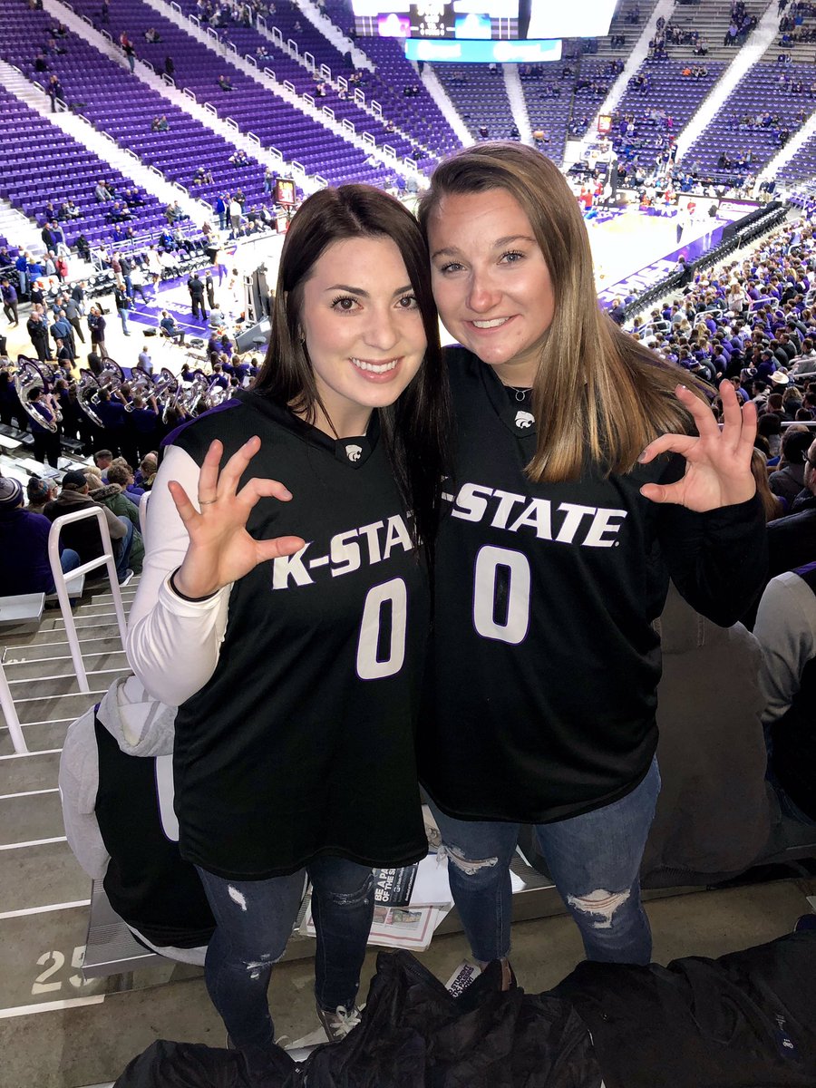 jordanchalks's tweet photo. We’re still not over it. No one I would rather cheer on the cats with!! #WingItWednesday 
@ksbetapiphi https://t.co/q7wtuqipF8