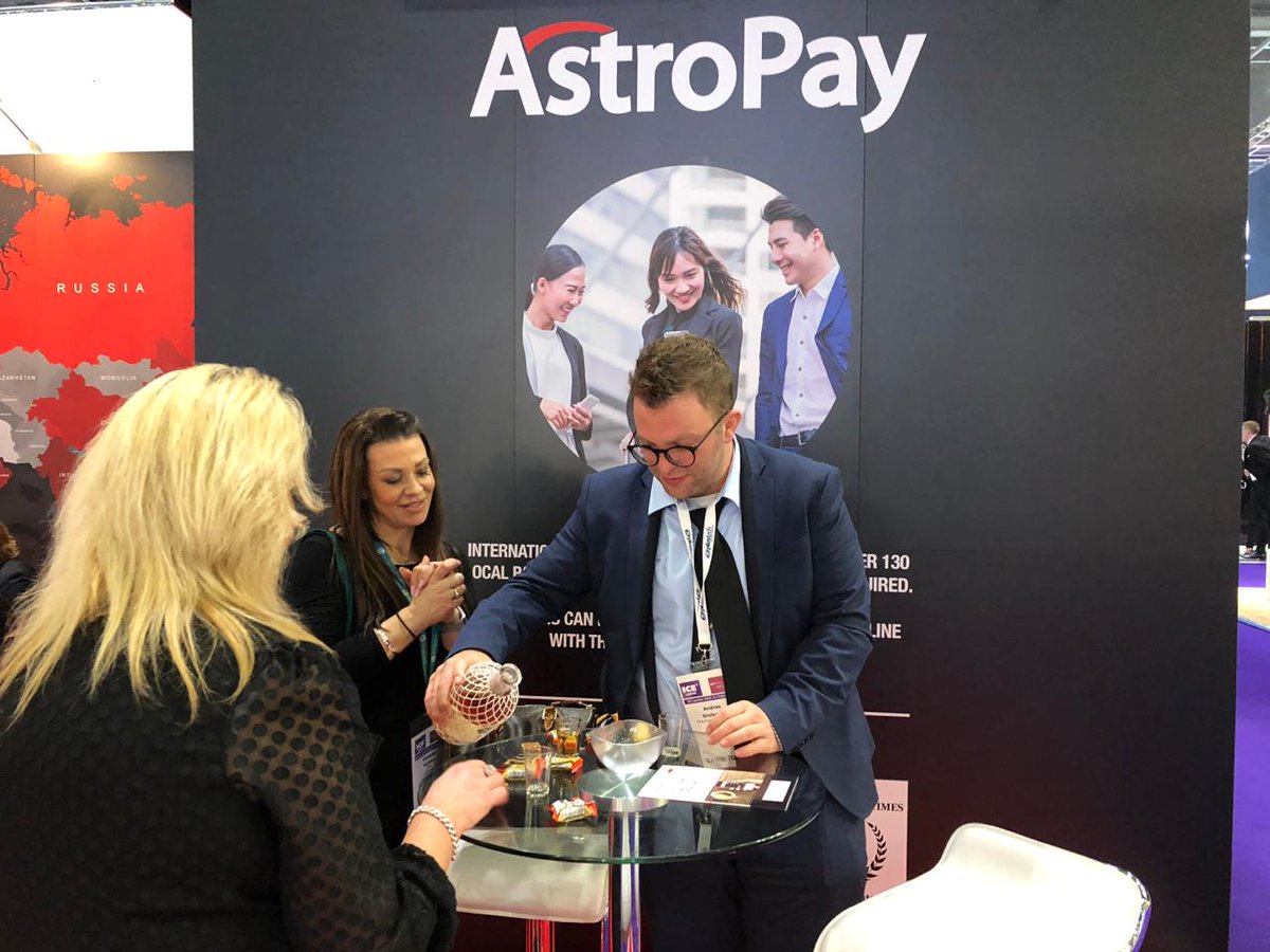 lmgmas's tweet photo. ¡Todos quieren llevarse su #AstropayCard! 
Visita el #Stand N9-141 de @AstroPay_OK en #ICELondon , su equipo se encuentra trabajando para asesorarte y explicarte aún más sobre su servicio 
Andres Bzurovski @sofiamurof
@ICE_London_Talk #LMGExperience https://t.co/1s3PaTjQ8K