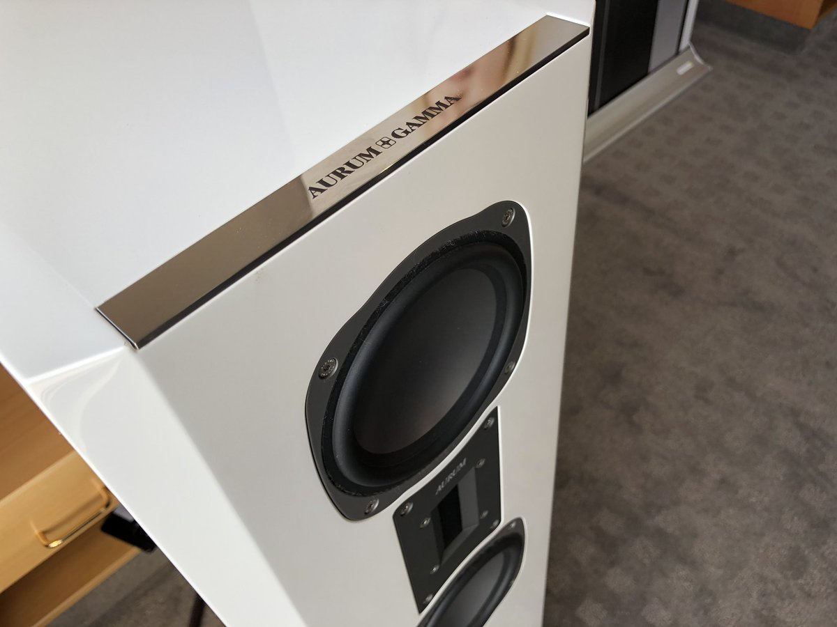 litemagazin's tweet photo. This are not just speakers. This are fully packed Highend-hifi-setups with streaming- and hires-capability and DIRAC room correction: Quadral Aurum Gamma, spotted at Norddeutsche Hifi-Tage in Hamburg.
#ndht #ndht2019 #norddeutscheht #litemagazin https://t.co/ZatN63oTuF