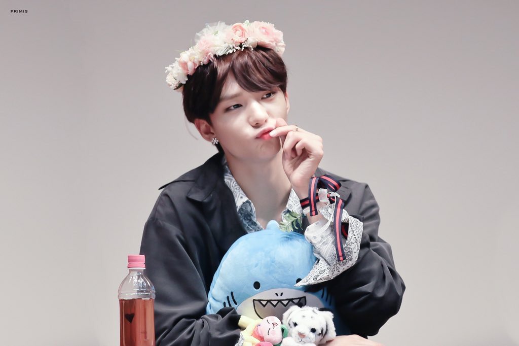 hwangsite's tweet photo. 181108 • #현진 #HYUNJIN https://t.co/pBooDlDIRB