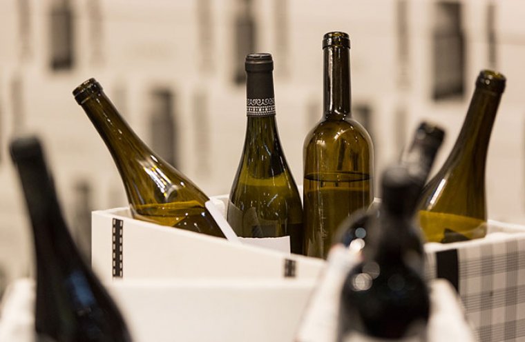 WINEBLACK2's tweet photo. Barcelona Wine Week serà el saló del vi de Fira de Barcelona
El primera es farà els dies 3,4 i 5 de febrer de 2020 i es fill d'Intervin de la fira Alimentaria
@VADEVI #wine #winetasting #winelover #vins #bodegas
#alimentaria #intervin
https://t.co/XnAnMF2PcG https://t.co/aBJ0JT3K2W