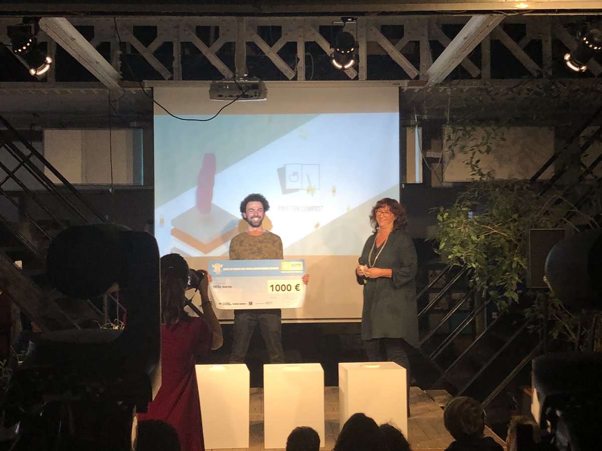 chathevenot's tweet photo. Les 4 coups de 👍🏻 de @GRDF sont attribués à #payetoncompost & #biodemain, #mycoconcept et #unitycube ! 1000€ de plus sur leur cagnotte @Kissbankers #LaSocialCup https://t.co/6x6hbTxDVI