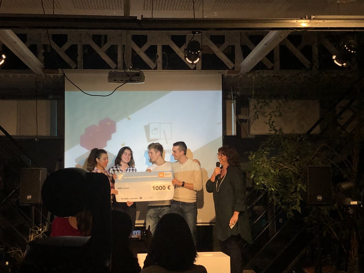 chathevenot's tweet photo. Les 4 coups de 👍🏻 de @GRDF sont attribués à #payetoncompost & #biodemain, #mycoconcept et #unitycube ! 1000€ de plus sur leur cagnotte @Kissbankers #LaSocialCup https://t.co/6x6hbTxDVI